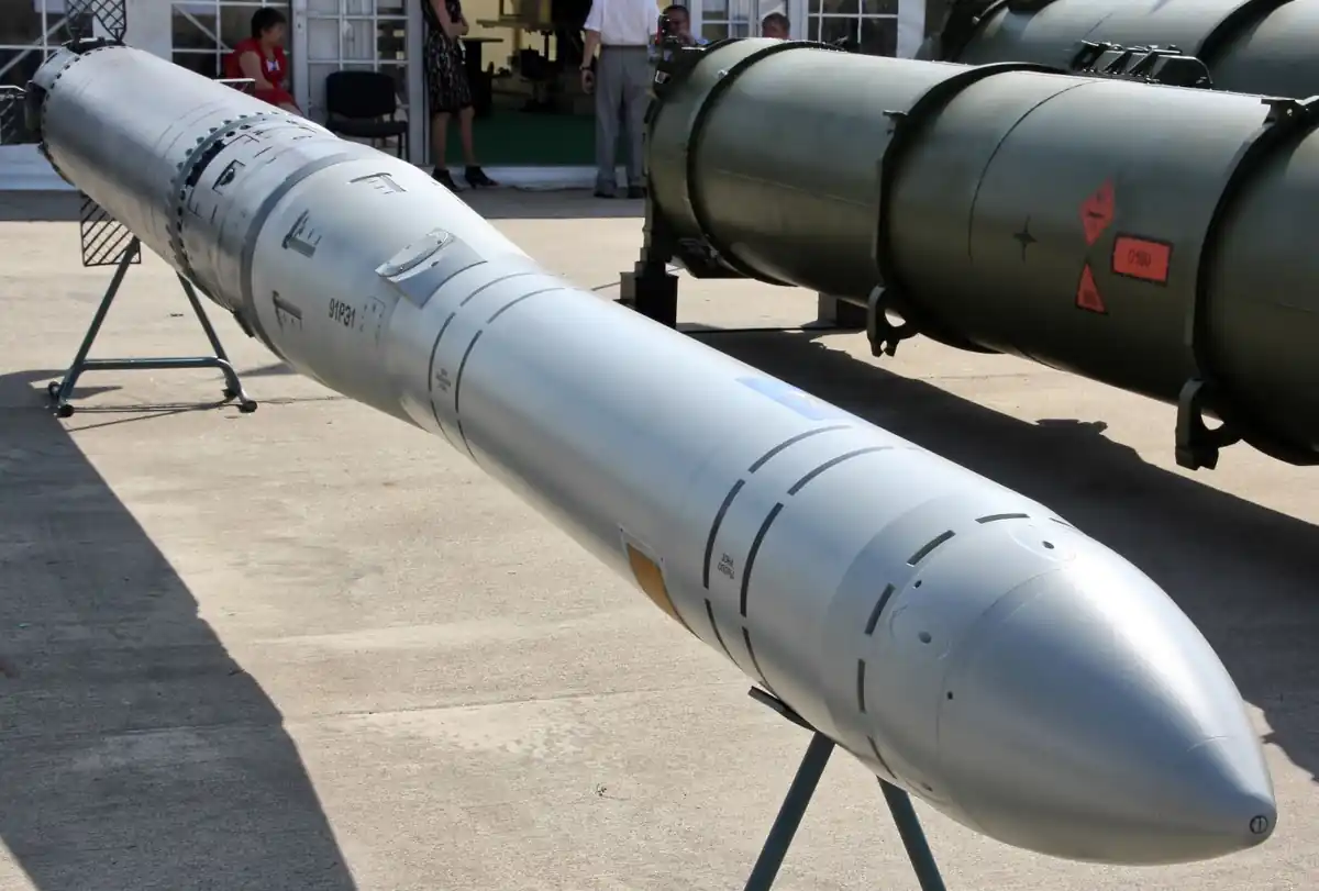 missili russi in crimea per la guerra del terrore energetico