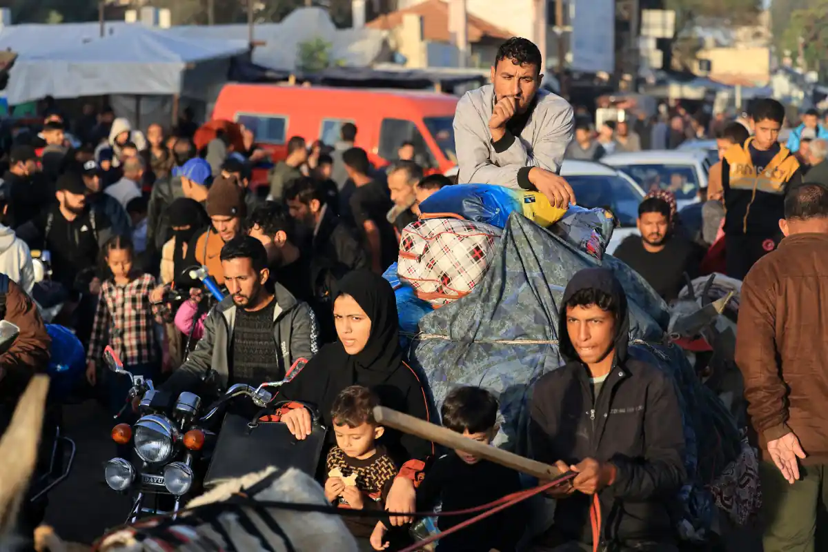 palestinesi cercano di tornare a nord di gaza
