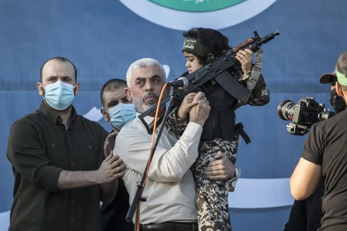 Hamas usa civili come scudi umani