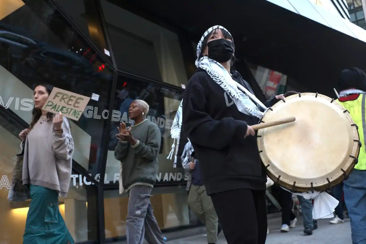 manifestazioni antisemite degli utili idioti di hamas