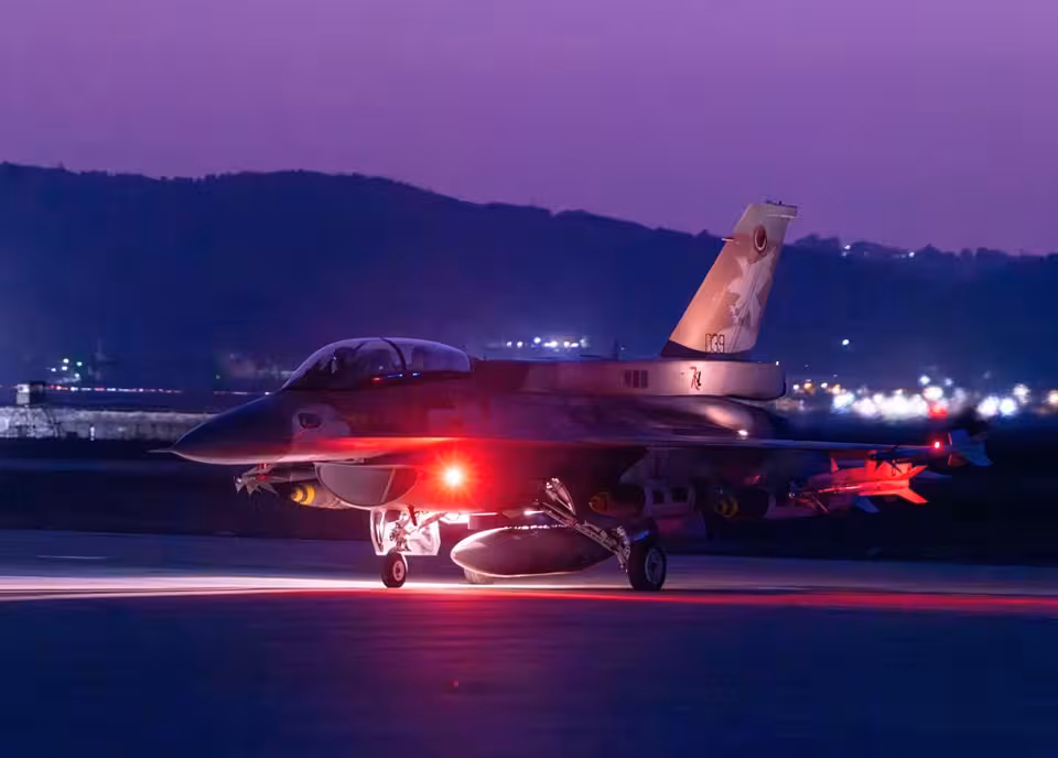 jet israeliano di ritorno da attacco in iran
