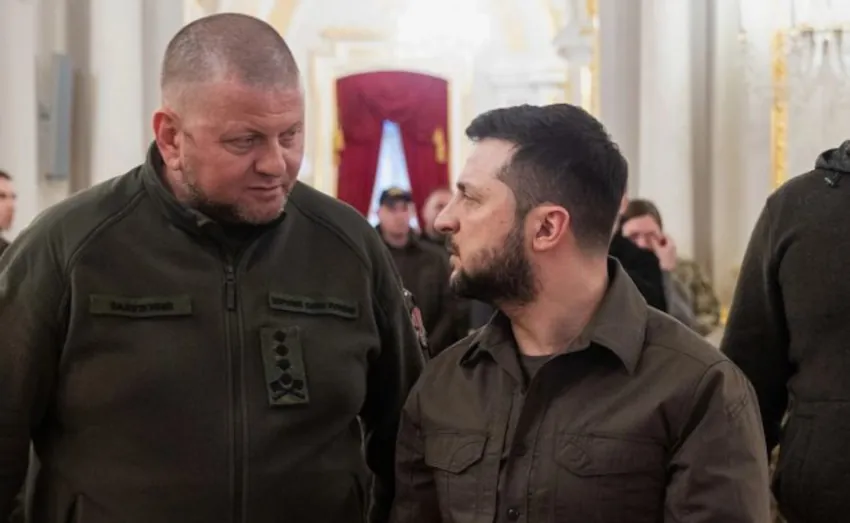 Il generale Zaluzhny con Zelensky