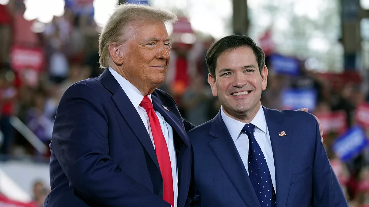 Donal Trump abbraccia Marco Rubio