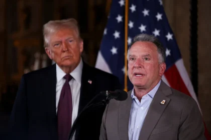 fotografia di Trump con Witkoff