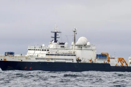 nave spia russa
