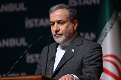 Iran, il ministro degli esteri di Teheran Abbas Araghchi