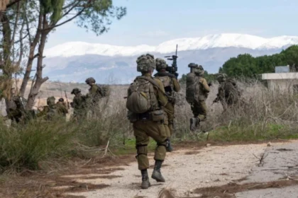 truppe IDF controllano il confine con il Libano per evitare infiltrazioni di Hezbollah