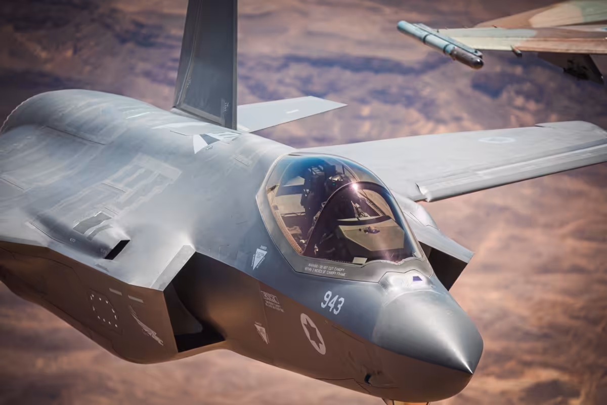 guerra in Iran aereo f35 in bombardamento