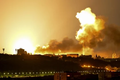 terminal di Kirovsky a san pietroburgo in fiamme dopo attacco ucraino