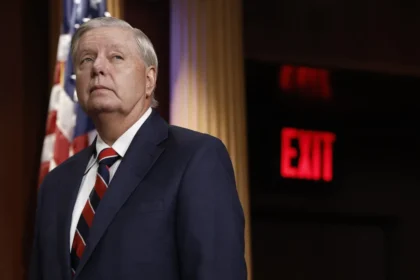 Il defunto senatore Lindsey Graham a lungo sostenitore di questa legge sulle sanzioni alla Russia